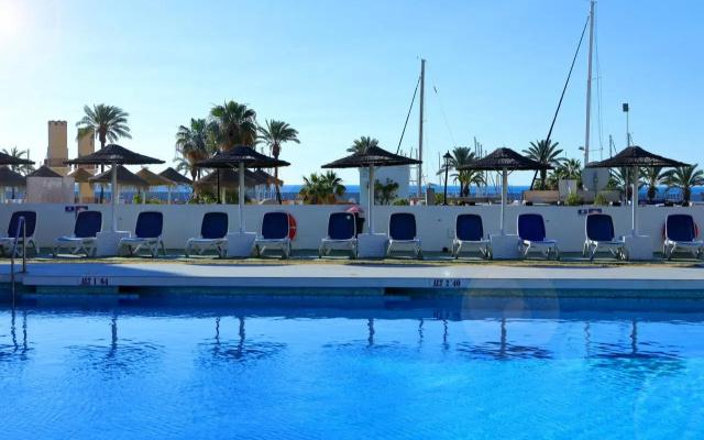 Aparthotel PYR Fuengirola