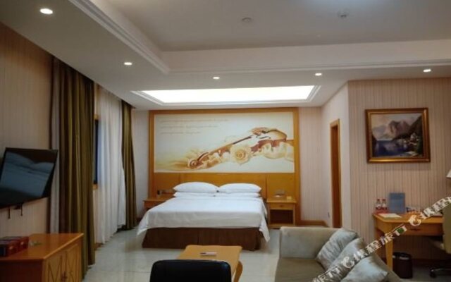 Vienna Hotel (Shunlian Square Jinlong Metro Station)