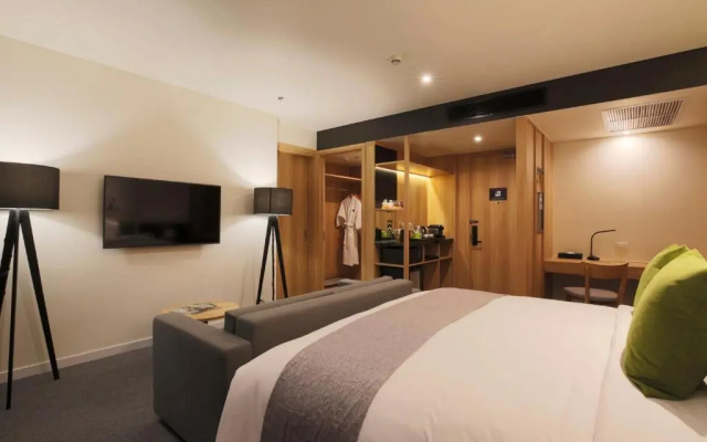 Zazz Urban Ho Chi Minh Hotel