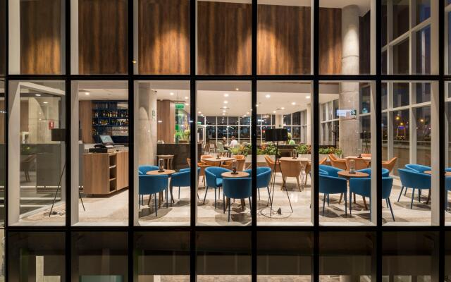 Holiday Inn Lima Airport by IHG