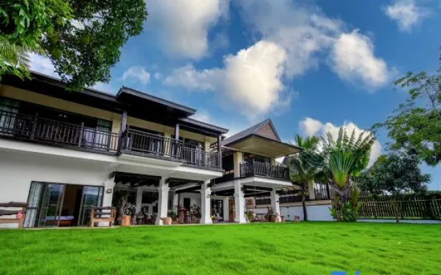 Floral Full Moon · Rainforest  Villa – Outside – Xishuangbanna