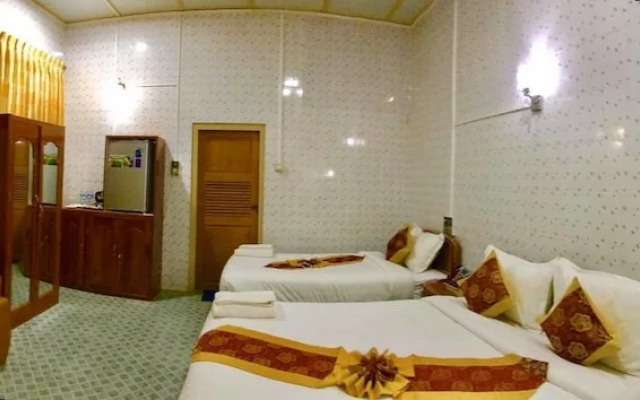Nan Htike Yadanar Hotel