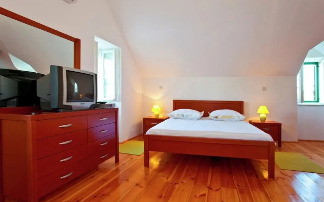 Villa in Sumartin Near Beach & Private Pool