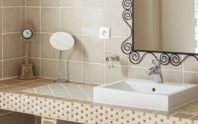 Luxury Villa in Cazals with Swimming Pool