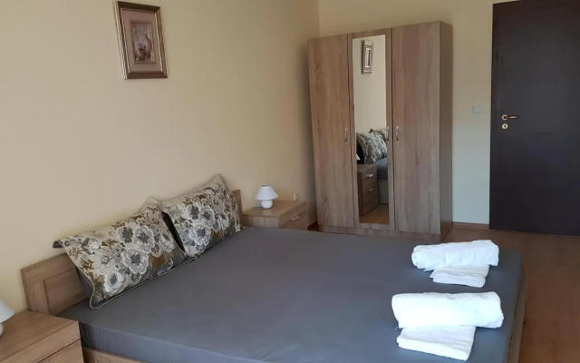 Zefira Apartments