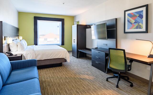 Holiday Inn Express Hotel & Suites Bastrop by IHG