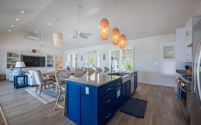 Pineapple House 4 Bedroom Home