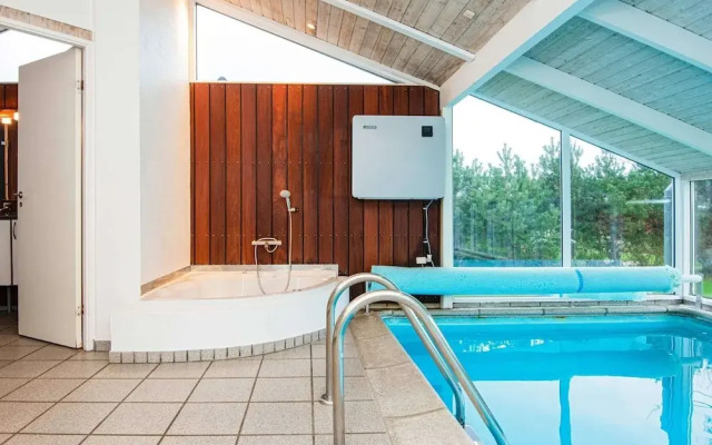 10 Person Holiday Home in Allingabro-by Traum