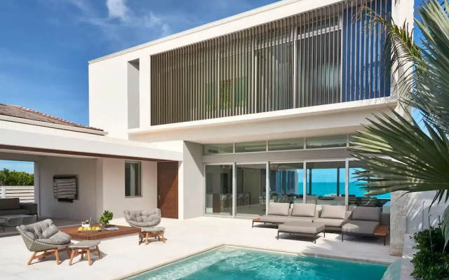 Oceanfront Luxury Villa Infinity Plunge Pools