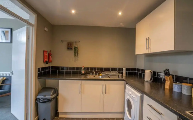 2 Bed-town Centre-free Parking