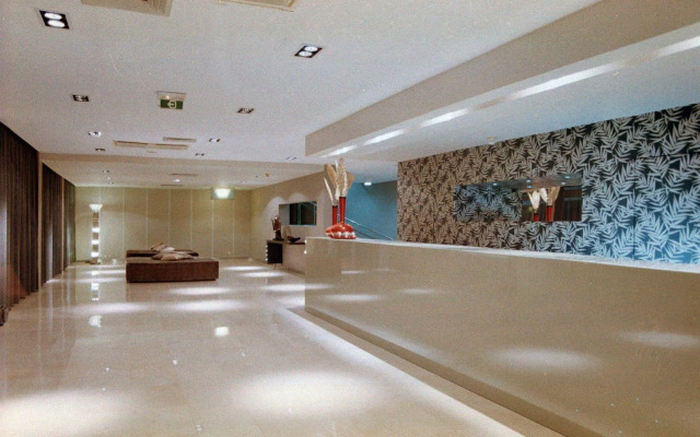 Malibu Foz Hotel - La Maison Younan