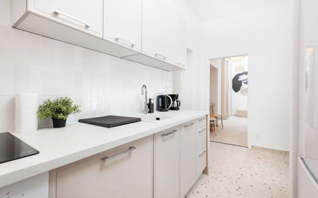 Retro Glamour by Upstairs