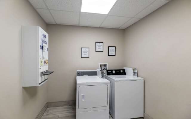 Quality Inn & Suites Carlsbad Caverns Area