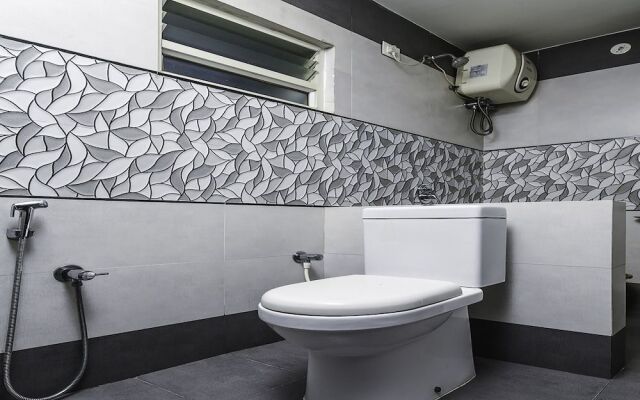 Oyo 18612 Sree Sai Surya Service Apartment