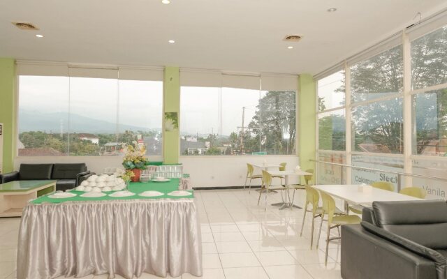 Ebizz Hotel
