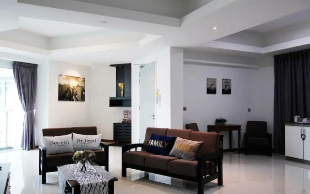YO.OM Families Gateway Luxury Condo 6-9 Pax