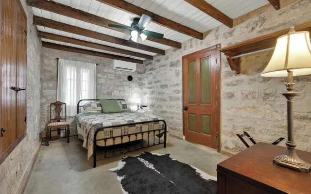 Rocking Ox Gasthaus-5 Minutes to Downtown!