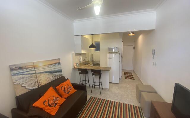 AS1210 Quarto-sala com vista mar Copacabana Posto 5