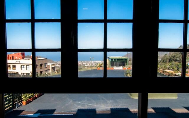 Los Rodeos Apartments