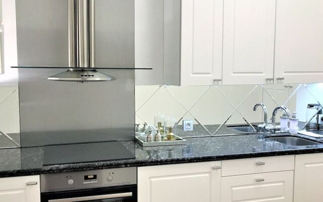 MONDRIAN Luxury Suites UNESCO Old Town