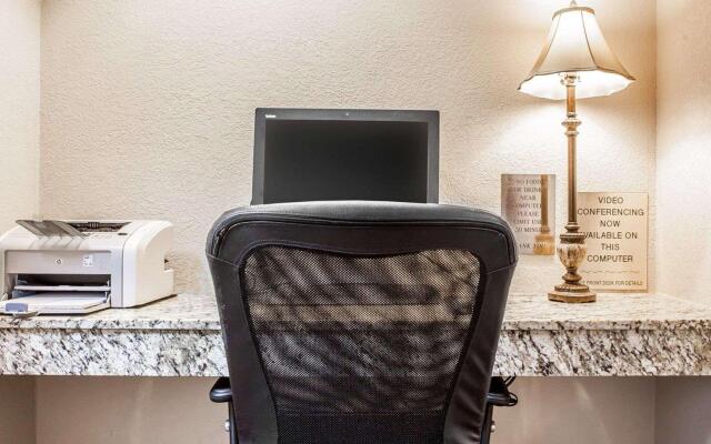 Mainstay Suites Knoxville Airport
