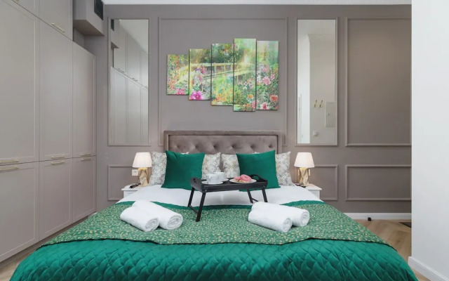 Studio With Jacuzzi by Renters Prestige