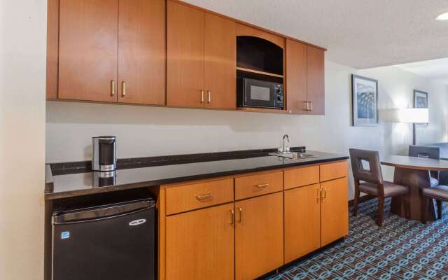 Wingate by Wyndham Chicago Schaumburg