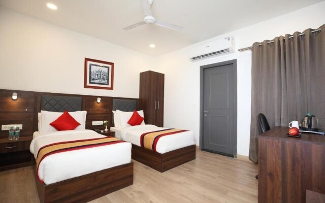 Click Hotel Transport Nagar