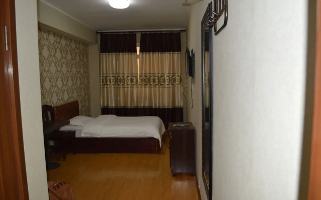 Land Hotel