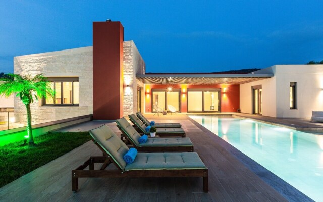 Villa Aori