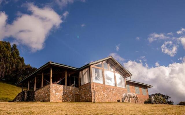 Casa de Montanha na Região de Monte Verde