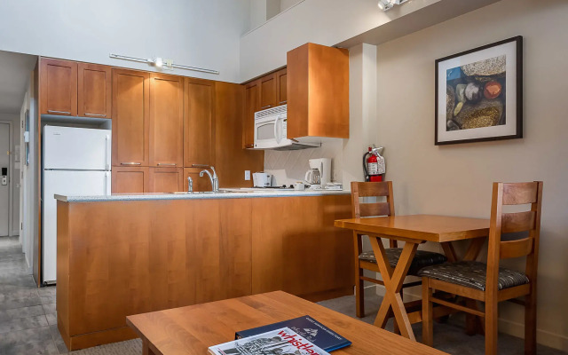 Whistler Peak Lodge