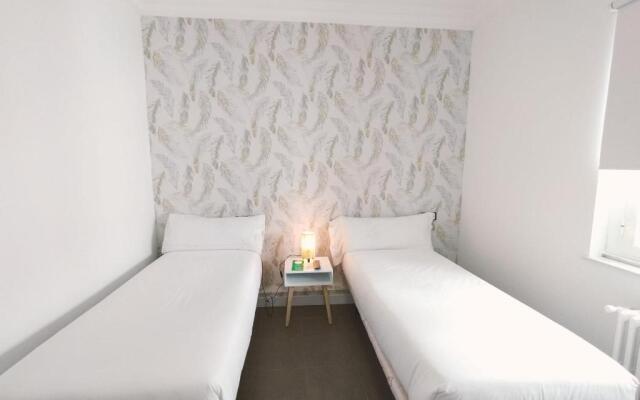 OYO Salamanca Suites