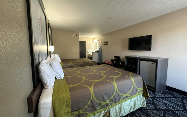 Super 8 by Wyndham Kinder/Coushatta near Casino