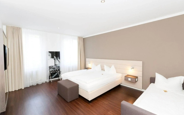 Manhattan Hotel