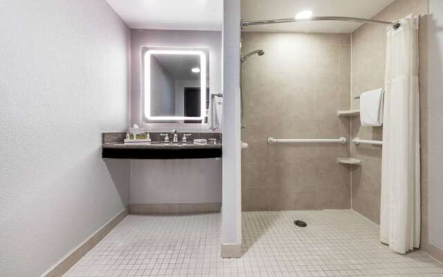 DoubleTree by Hilton Newark Penn Station
