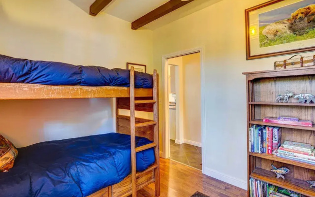 Fallbrook Vacation Rental: 3 Mi to Wineries!