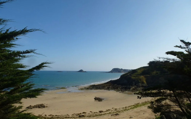 House in Hillion Near GR 34 Coastal Path