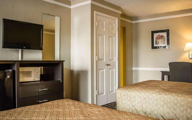 Rodeway Inn Near Ybor City - Casino