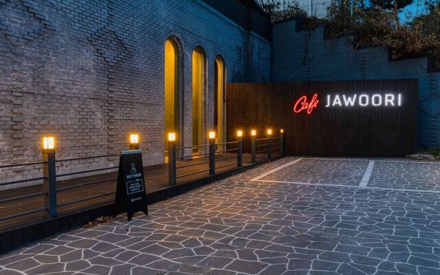 hotelImage