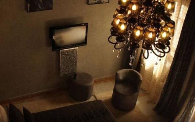 Riad Charlott'