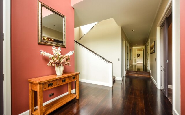 Ramarama Luxury Vacation Villa