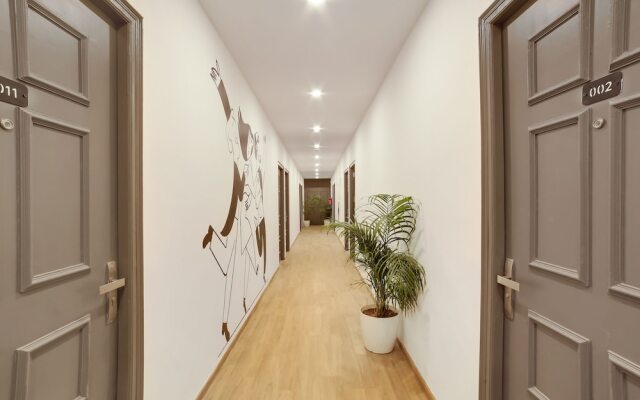 Oyo Townhouse 230 Old Gurgaon Sector 14