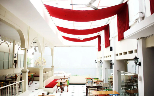 ZEN Rooms Cipaganti