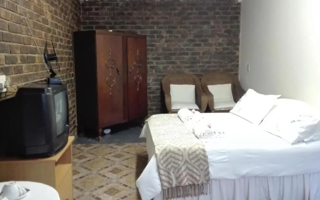 Hamba Kancane Ma-Africa Guest House