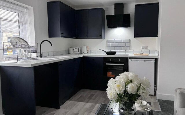 Luxury 2-bed Apartment Lindley Huddersfield