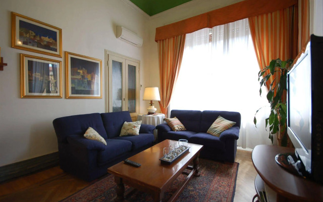 Ely Hotel
