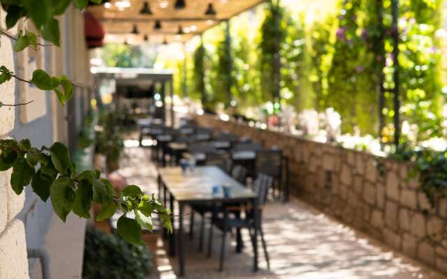 Cati Hotel Boutique Plus