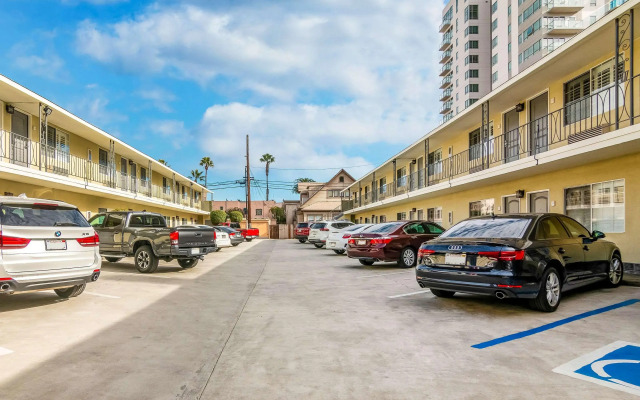 Inn at 50 at Long Beach Convention Center