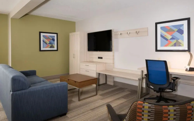 Holiday Inn Express Louisville Northeast